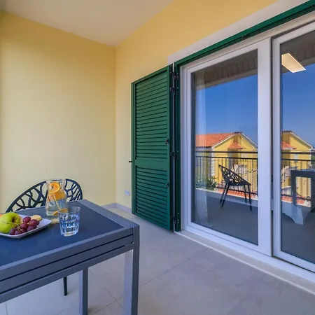 Cozy 크리크베니카